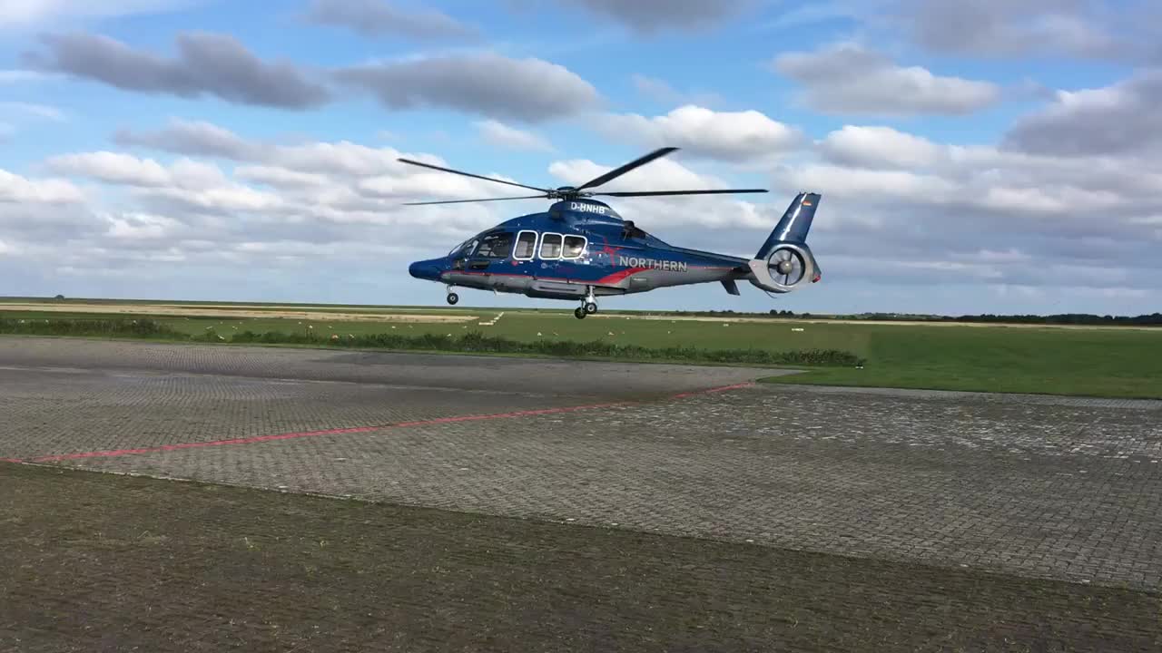 Helikopter repülése 